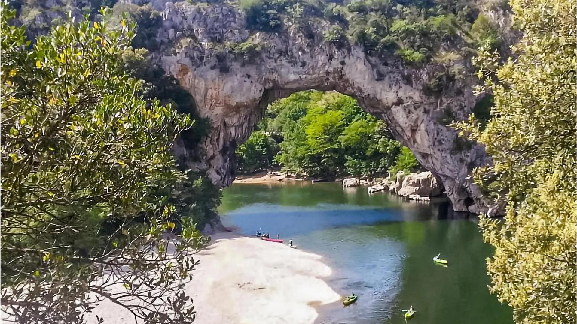 1 Bedroom Beautiful Apartment In Vallon Pont Darc Frankrijk